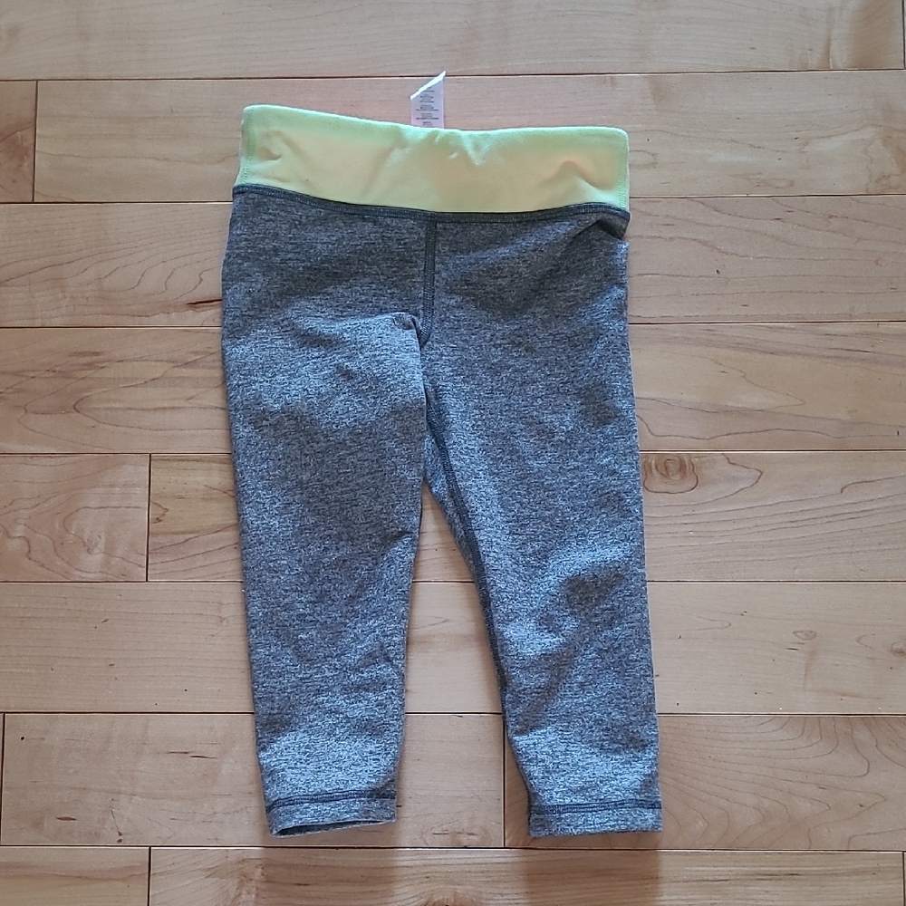 Ivivva Girls Size 4 Gray Capri Leggings with Yellow Waistband